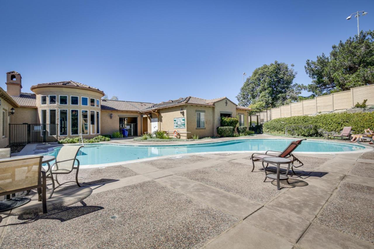Modern Pet-friendly Vacation Apartment *